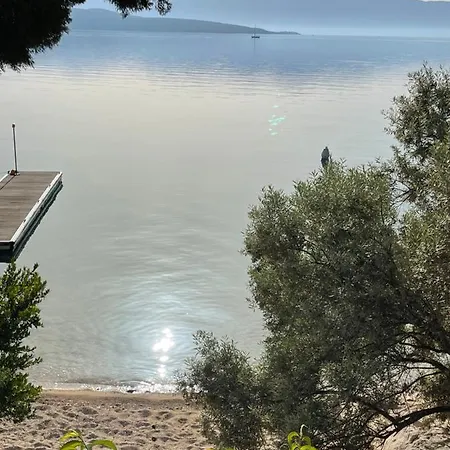 Cosy With Sea View Close To The