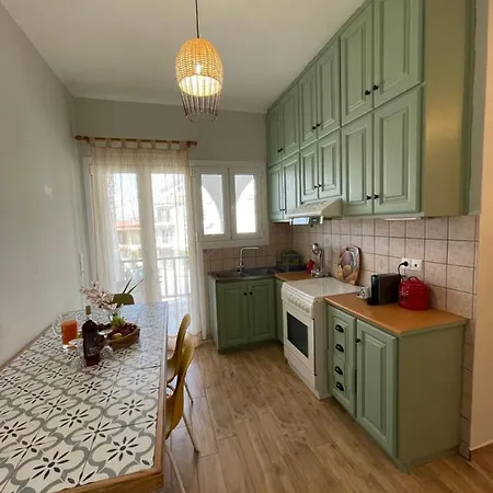 Διαμέρισμα Cosy With Sea View Close To The *